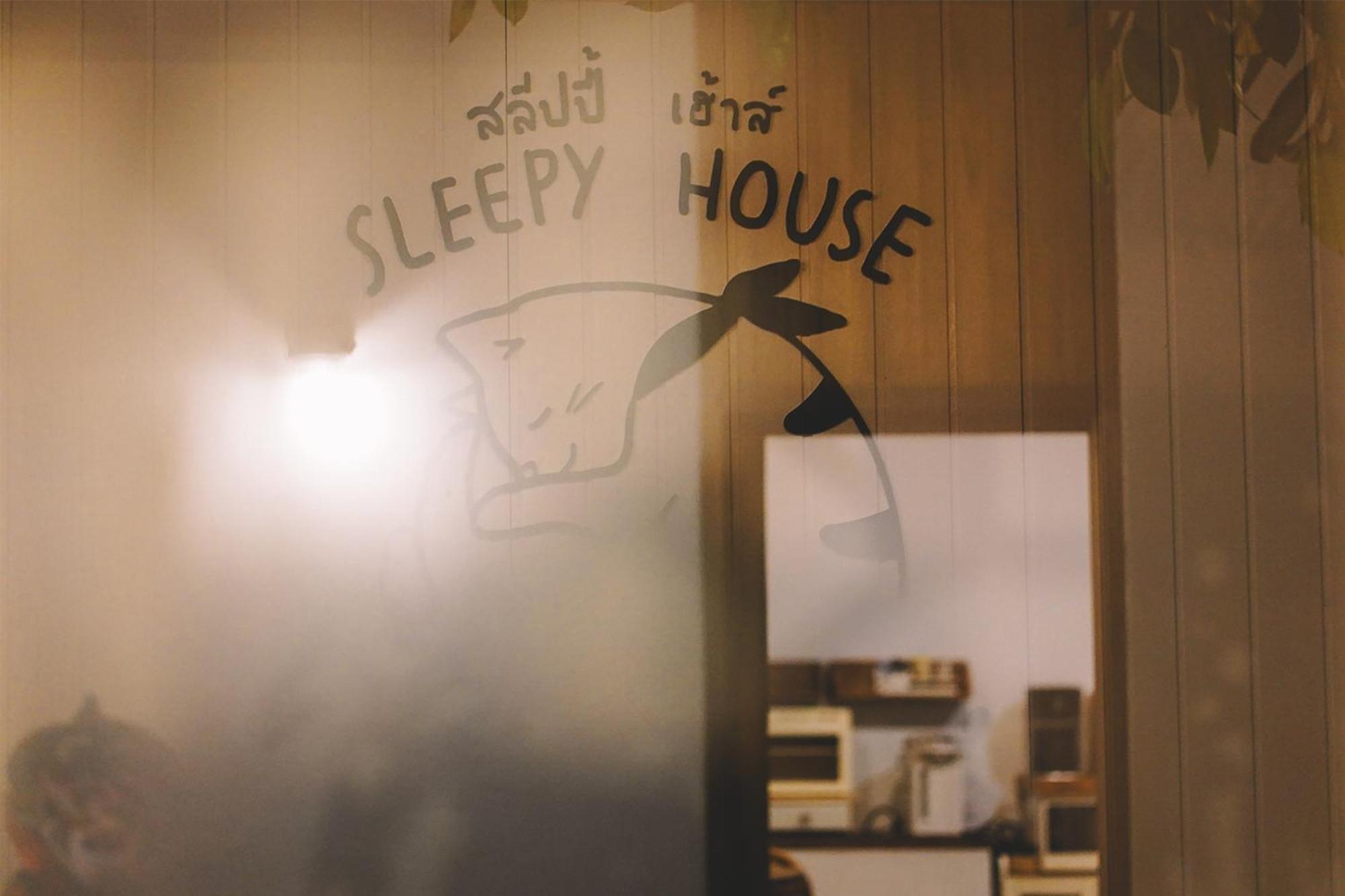 مبيت وإفطار Sleepy House تْشينيغْرايْ المظهر الخارجي الصورة